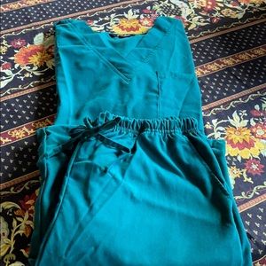 Just Love Women’s scrub set